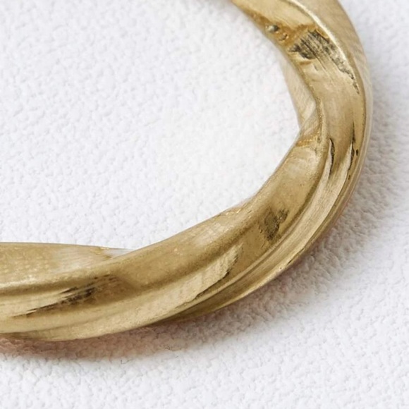 🌟MOTF PREMIUM TWIST HOOP EARRINGS🌟 - Picture 9 of 10